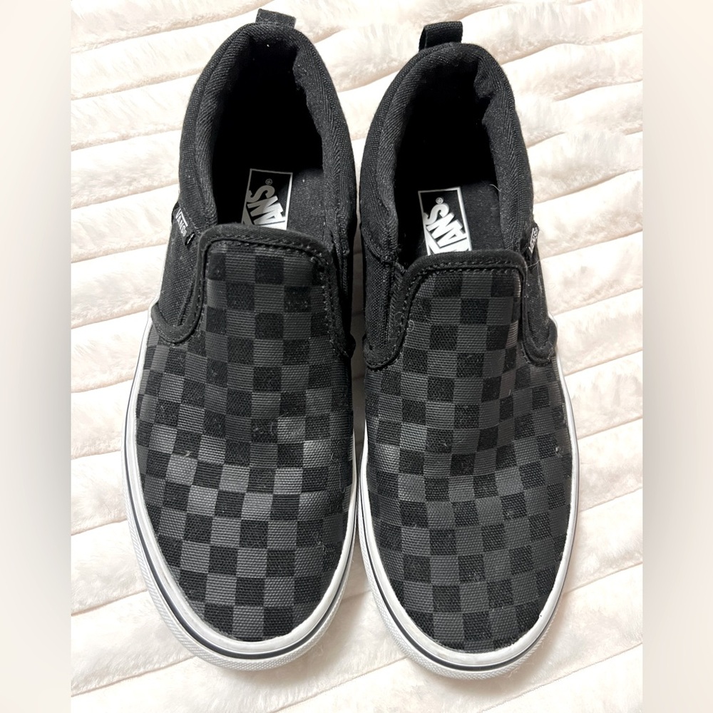Vans - Picture 1 of 11